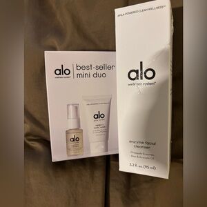 Alo Enzyme Facial Cleanser + mini glow system reset spray + mini mega-c wash new